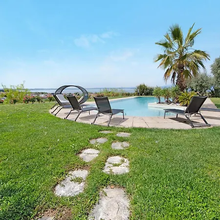 Sellemond Villa *